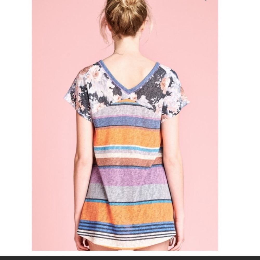 🆕 Super Cute Fun Striped Top - Picture 4 of 9